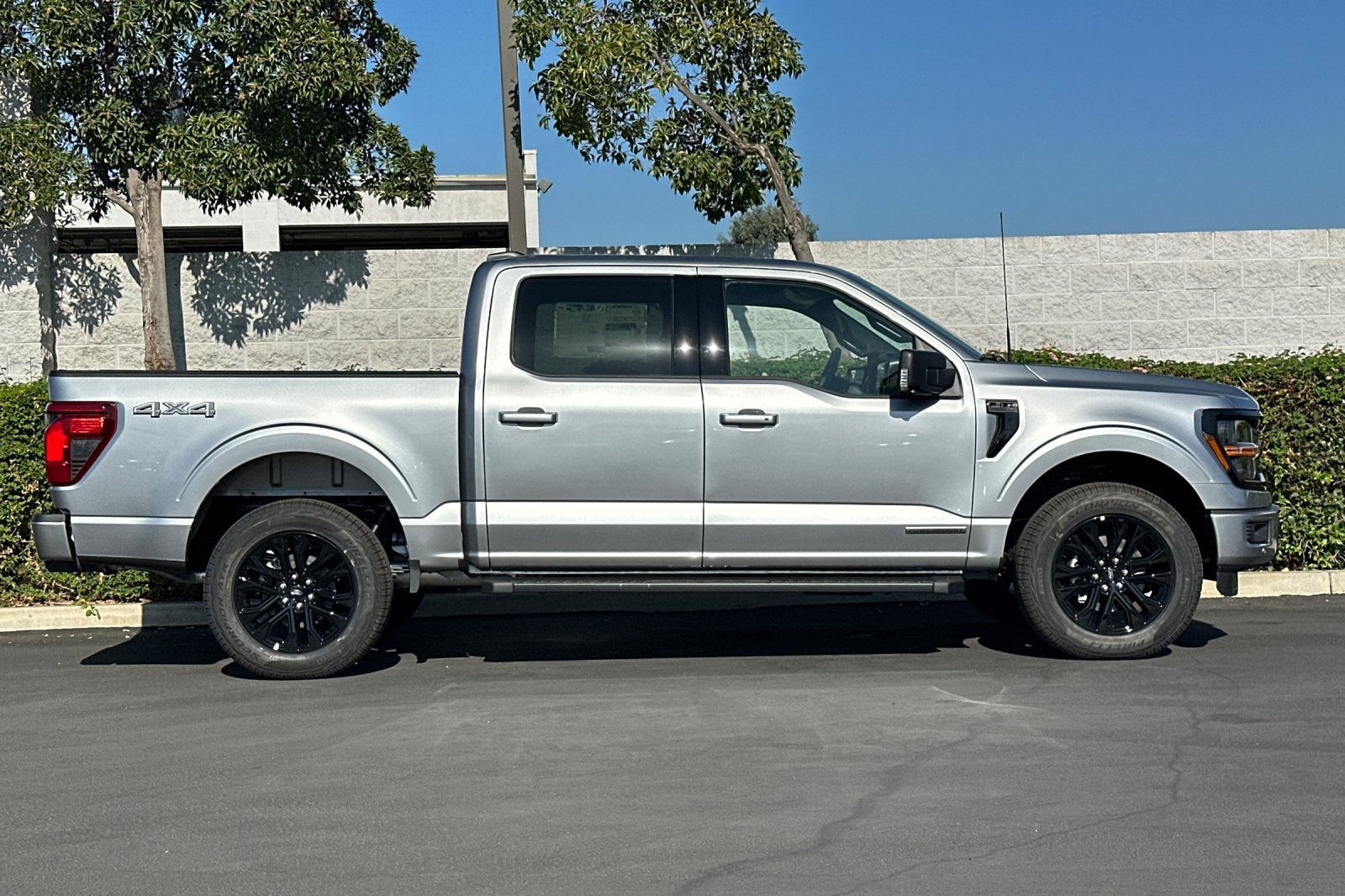 New 2025 Ford F150 XLT w/ Equipment Group 302A MID image 3