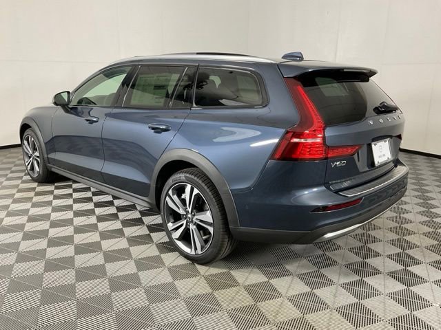 New 2026 Volvo V60 B5 Cross Country Plus w/ Protection Package Premier image 4