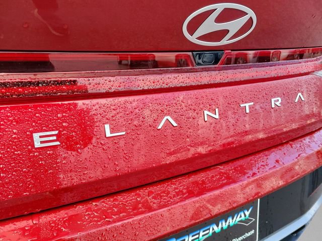 Used 2025 Hyundai Elantra Limited image 9