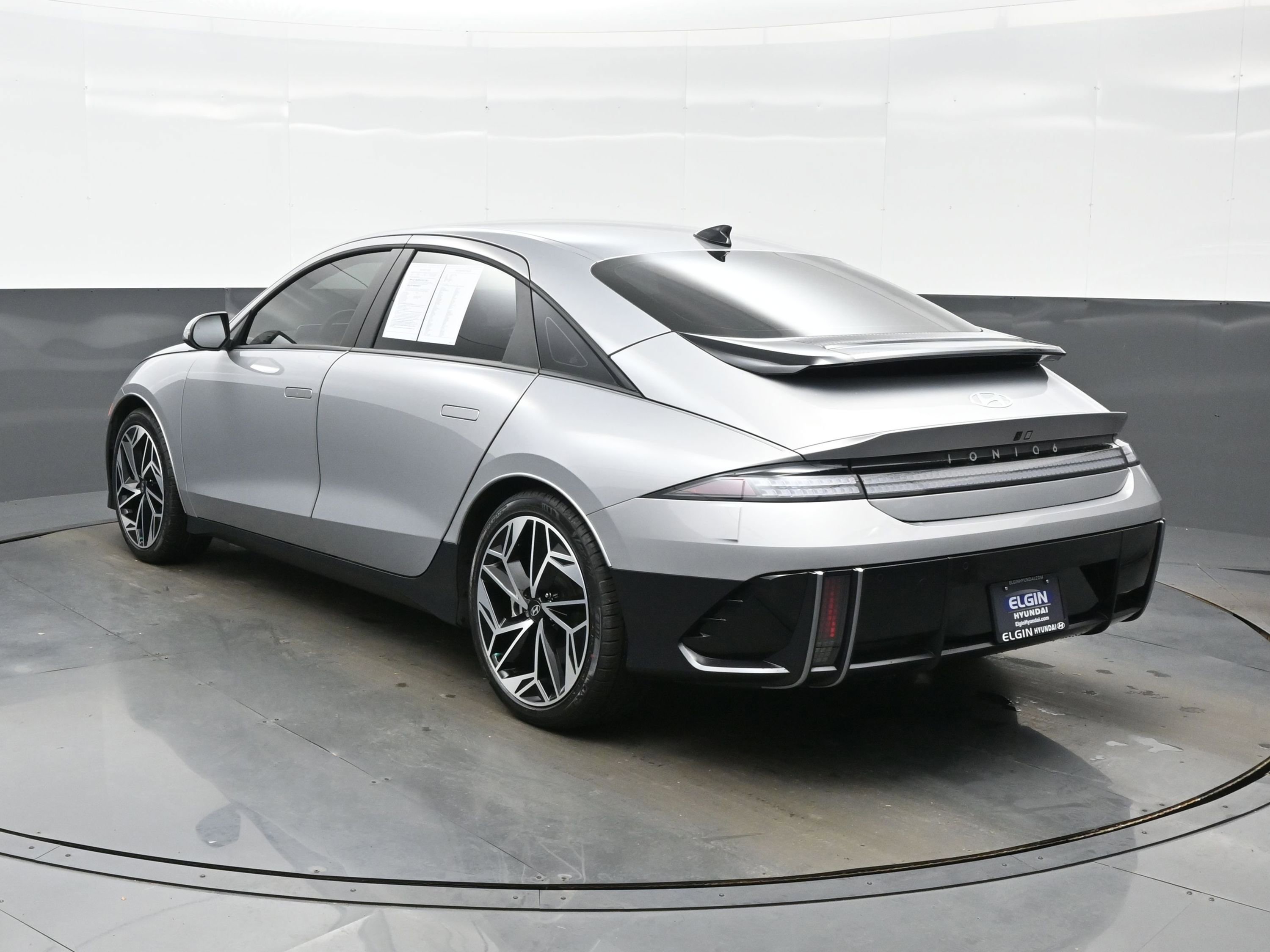 Used 2024 Hyundai Ioniq 6 SEL AWD/4WD image 4