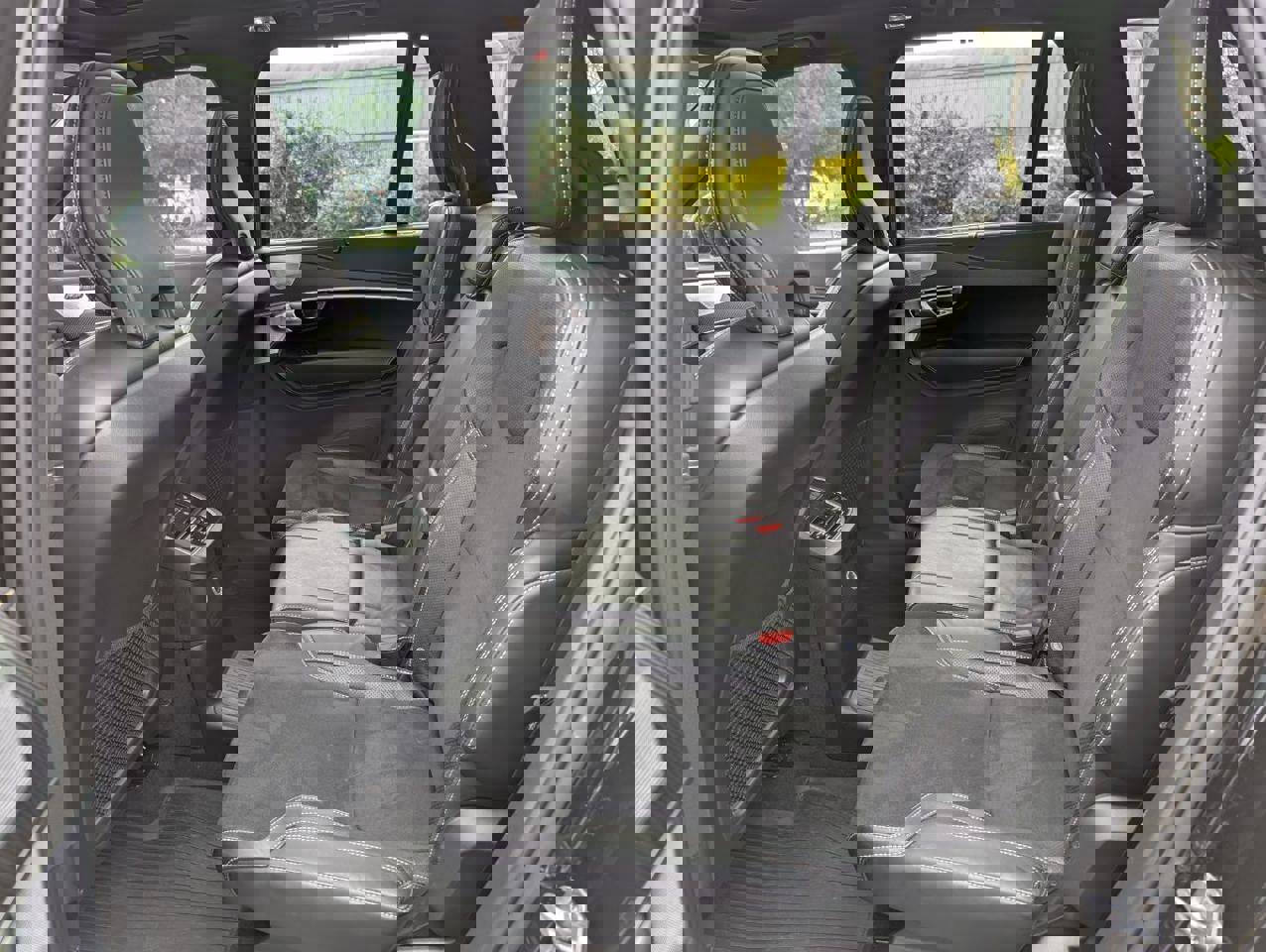 Used 2019 Volvo XC90 T8 R-Design w/ Advanced Package image 12