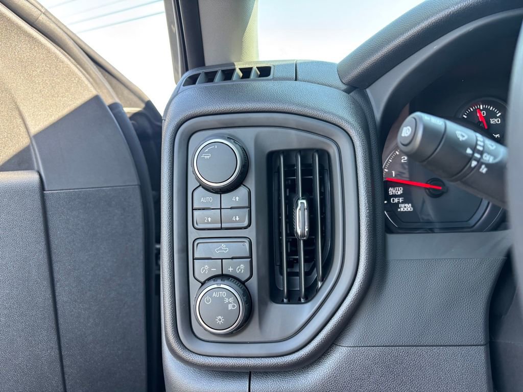 Used 2026 Chevrolet Silverado 1500 Custom Trail Boss w/ Dark Appearance Package image 21