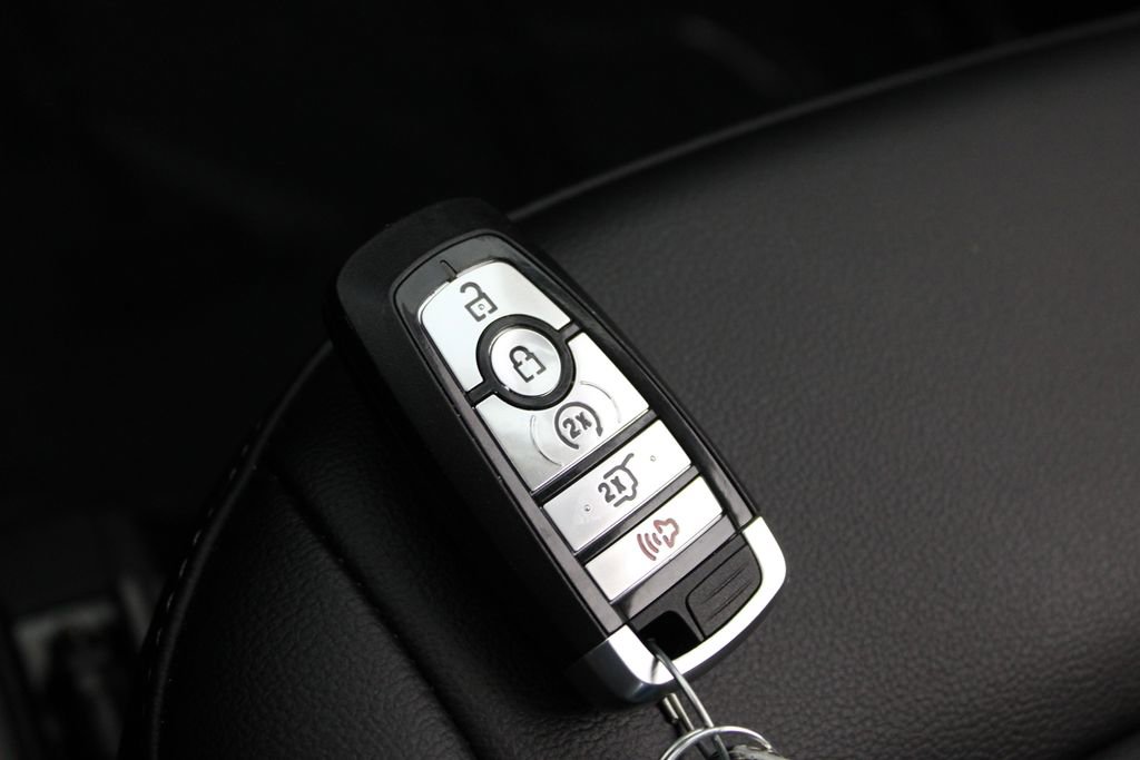 Used 2021 Ford Edge SEL w/ Convenience Package image 30