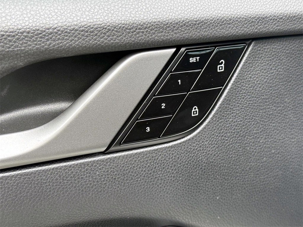 Used 2021 Porsche 911 Carrera image 13