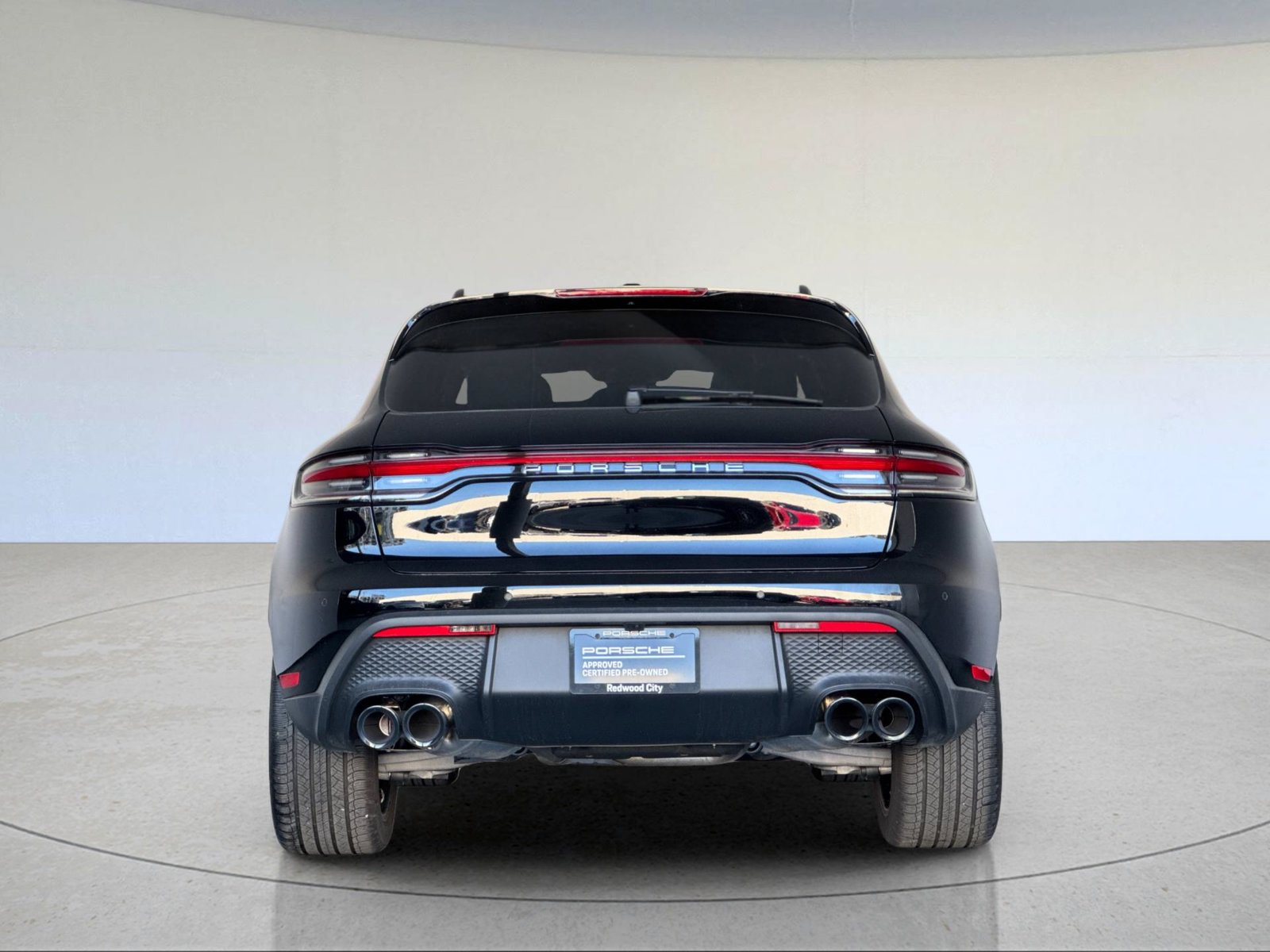 Certified 2026 Porsche Macan AWD/4WD image 7