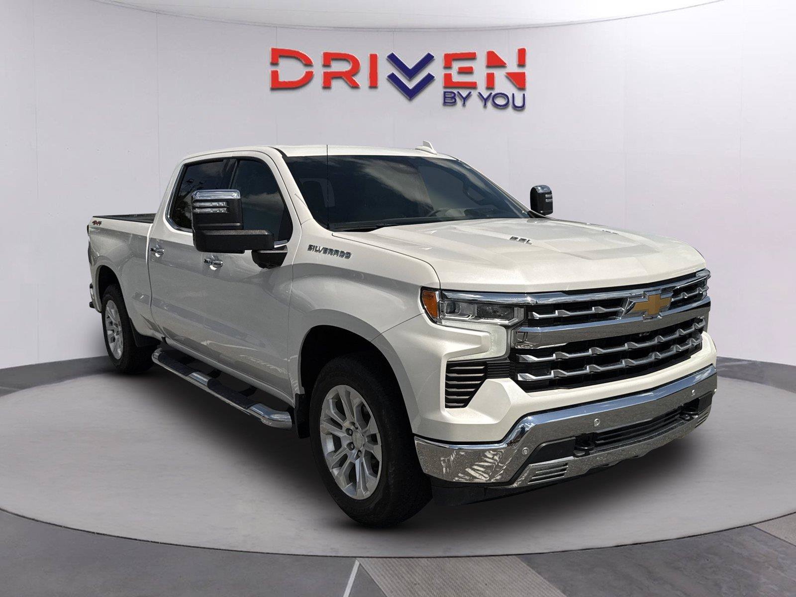 Used 2023 Chevrolet Silverado 1500 LTZ w/ Technology Package AWD/4WD image 1