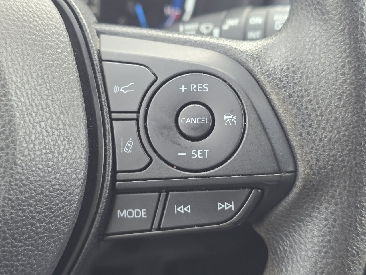 Used 2023 Toyota RAV4 AWD Hybrid image 31