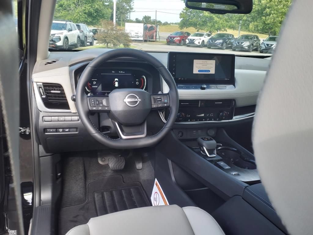 Used 2025 Nissan Rogue SL FWD image 10