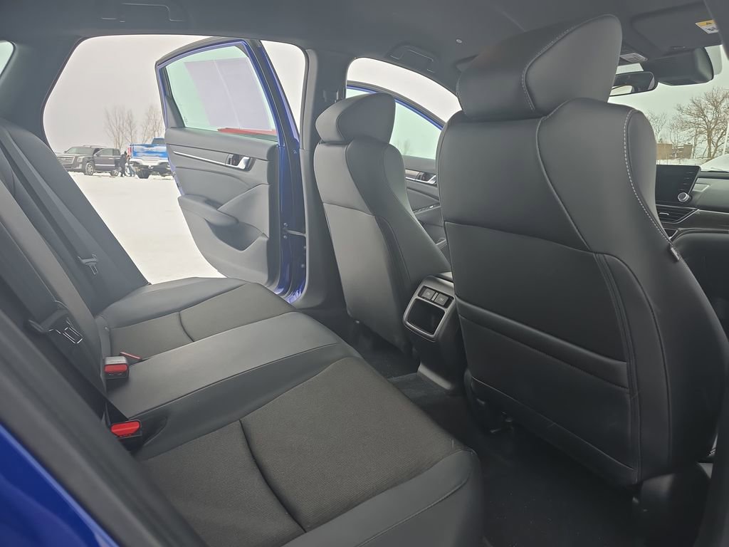 Used 2022 Honda Accord Sport image 11
