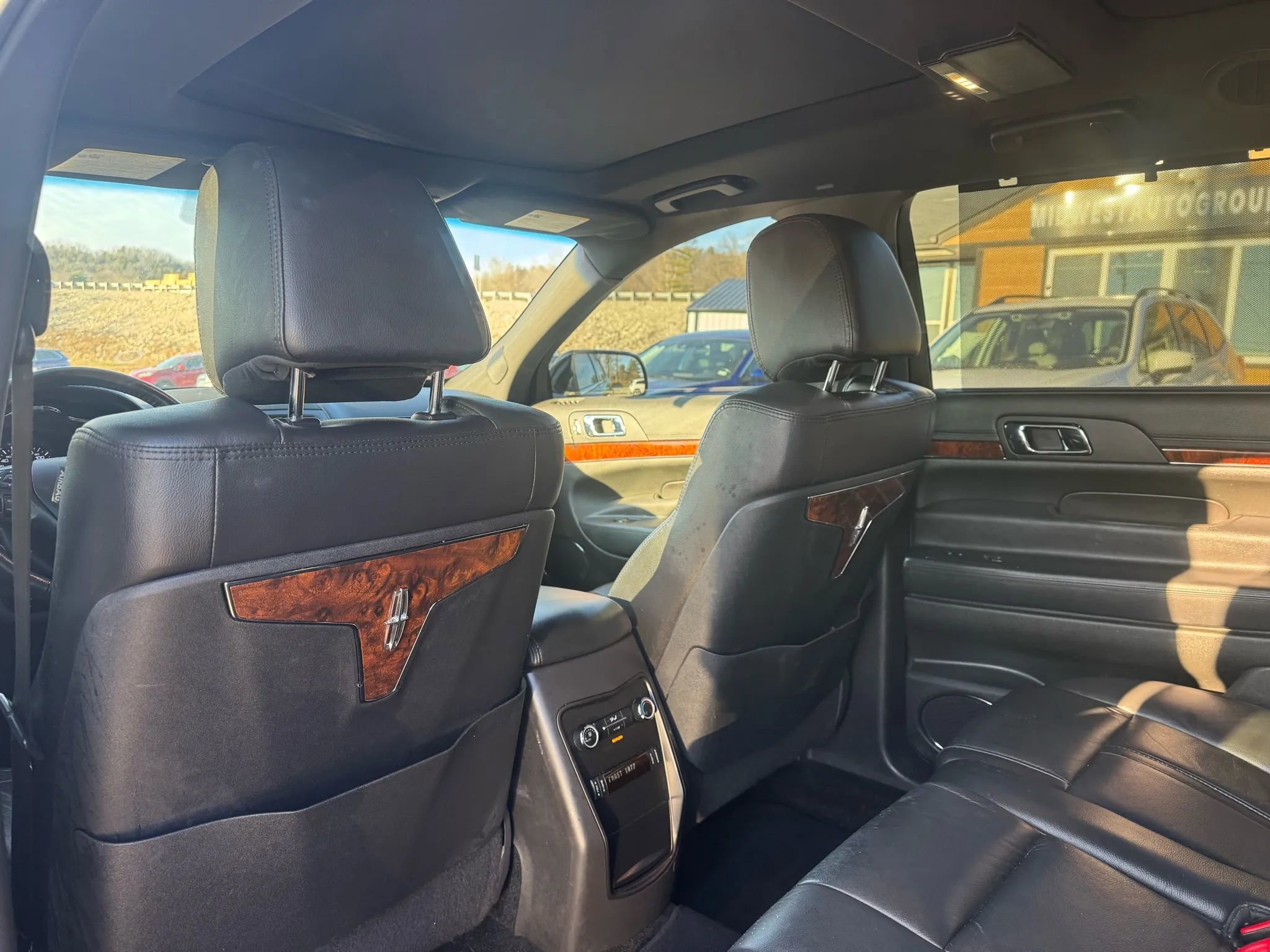 Used 2017 Lincoln MKT AWD image 18