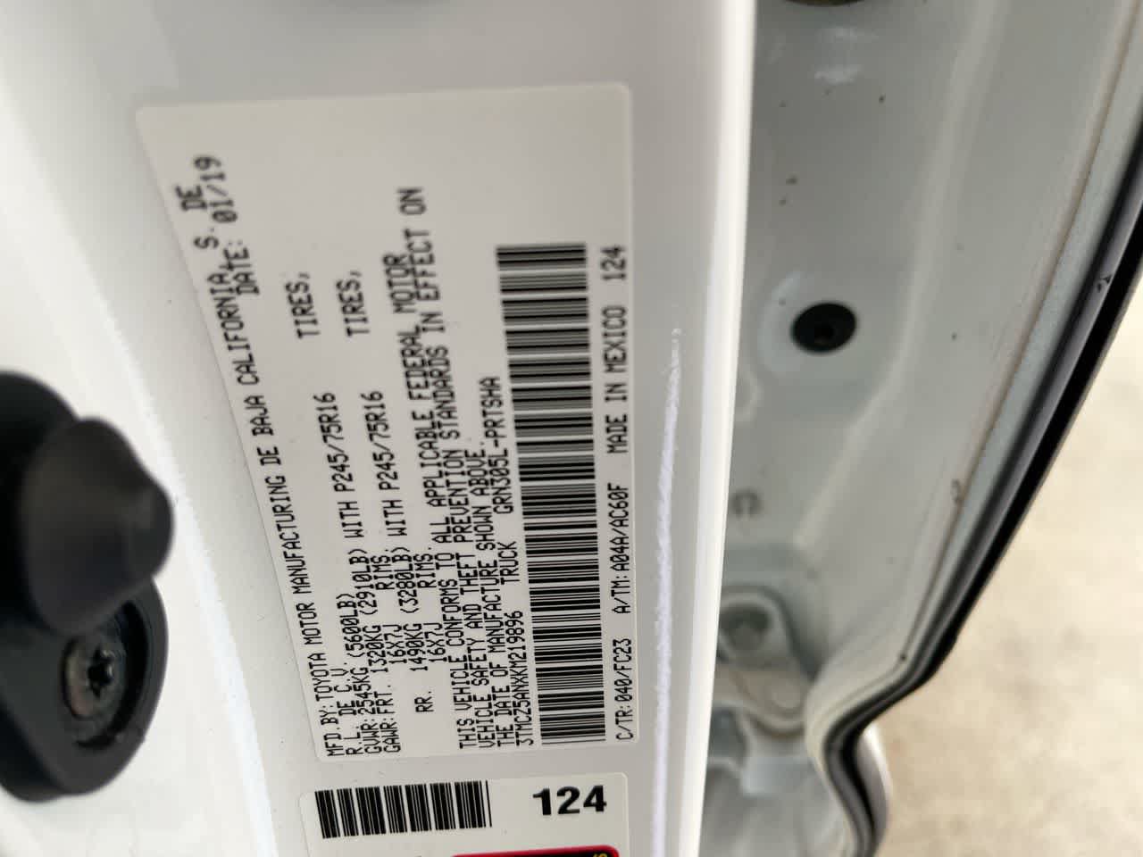 Used 2019 Toyota Tacoma SR5 AWD/4WD image 26