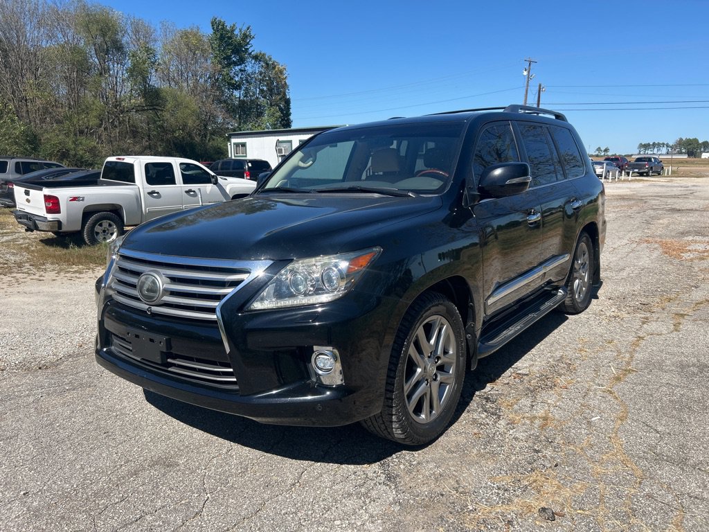 Used 2014 Lexus LX 570 4WD image 3