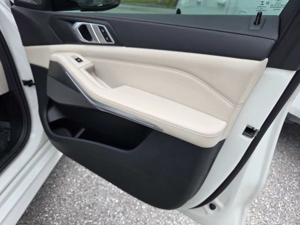 Used 2023 BMW X5 M50i w/ Dynamic Handling Package image 30