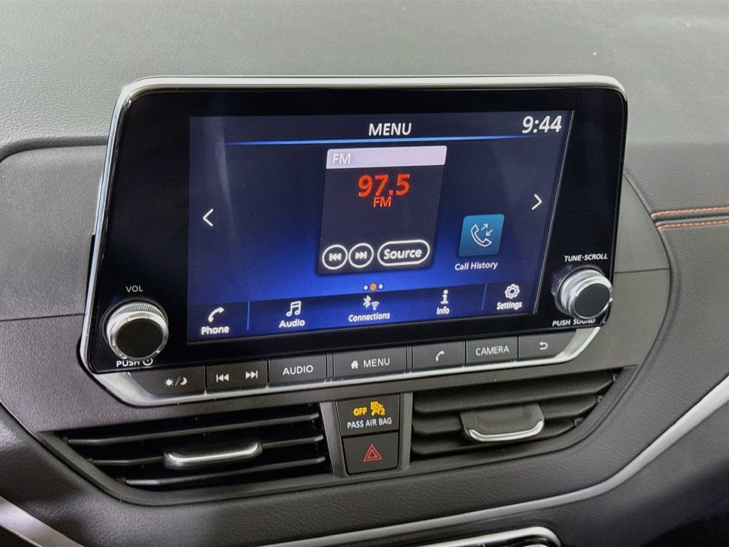Used 2022 Nissan Altima 2.5 SR w/ Midnight Edition Package FWD image 6