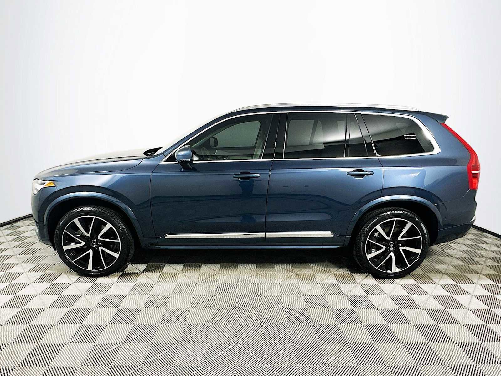 Used 2025 Volvo XC90 B5 Plus image 4