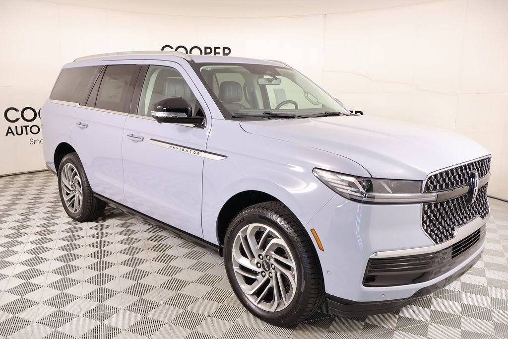 New 2025 Lincoln Navigator Reserve AWD/4WD image 1