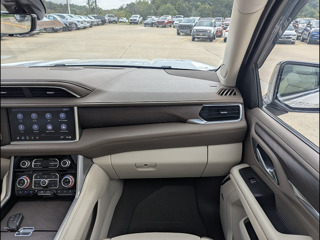 Used 2021 GMC Yukon Denali w/ Denali Premium Package AWD/4WD image 4