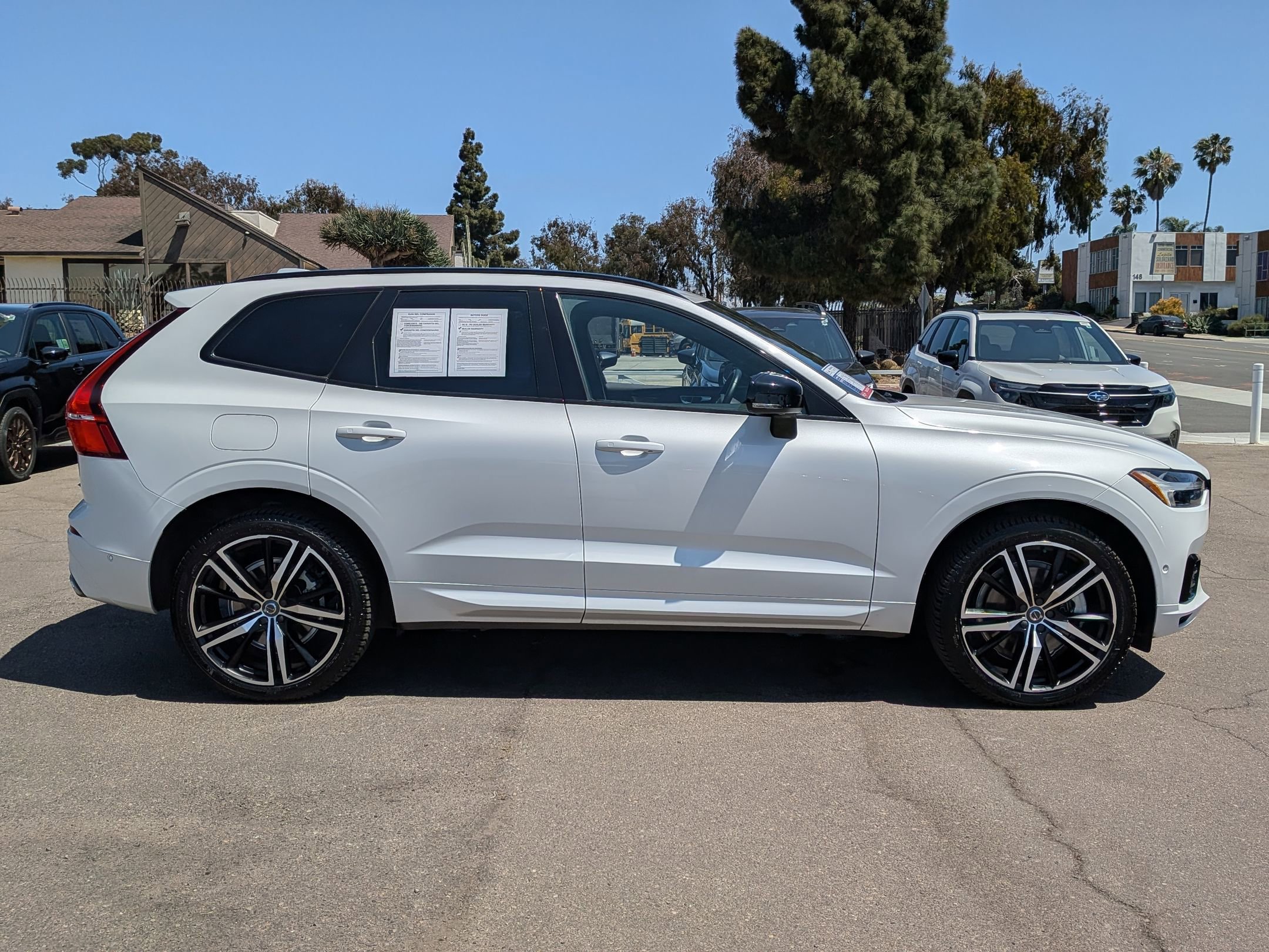 Used 2021 Volvo XC60 T8 R-Design w/ Advanced Package image 5