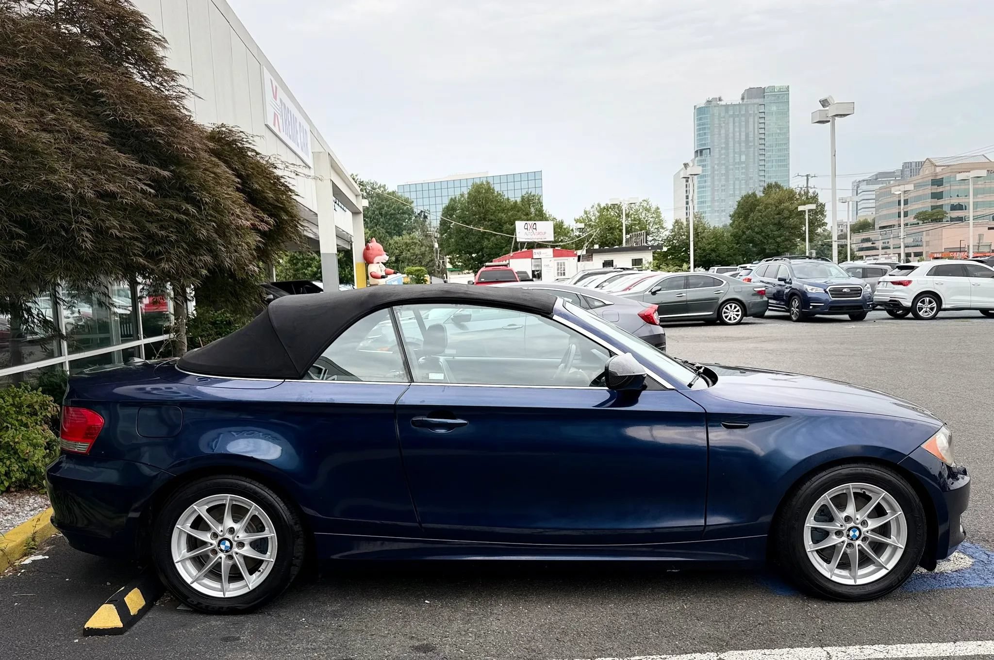 Used 2011 BMW 128i Convertible RWD image 14