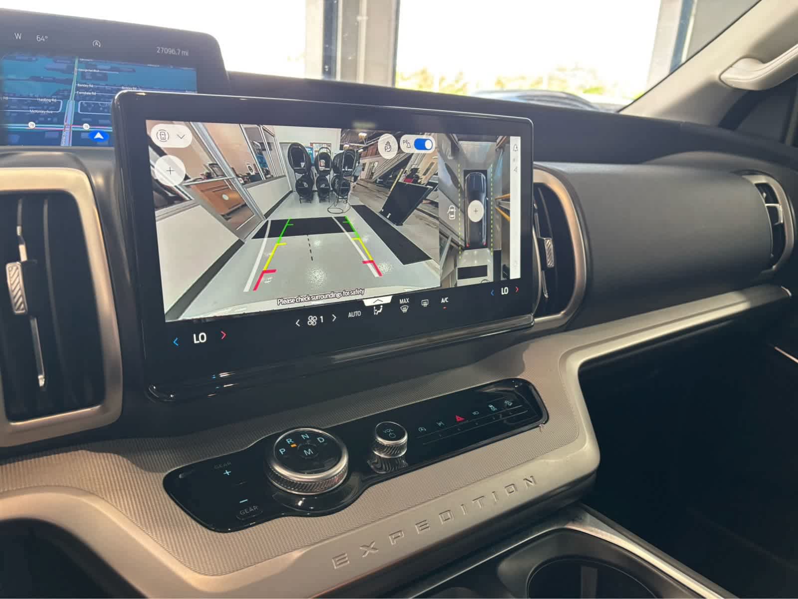 Certified 2025 Ford Expedition Active AWD/4WD image 23