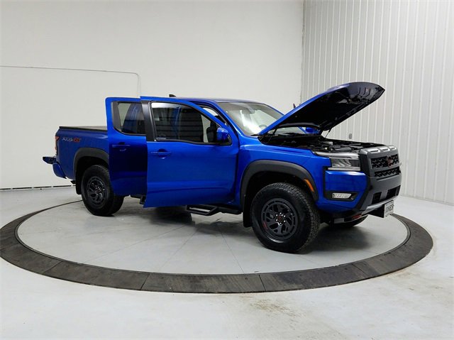 Used 2025 Nissan Frontier PRO-4X image 9