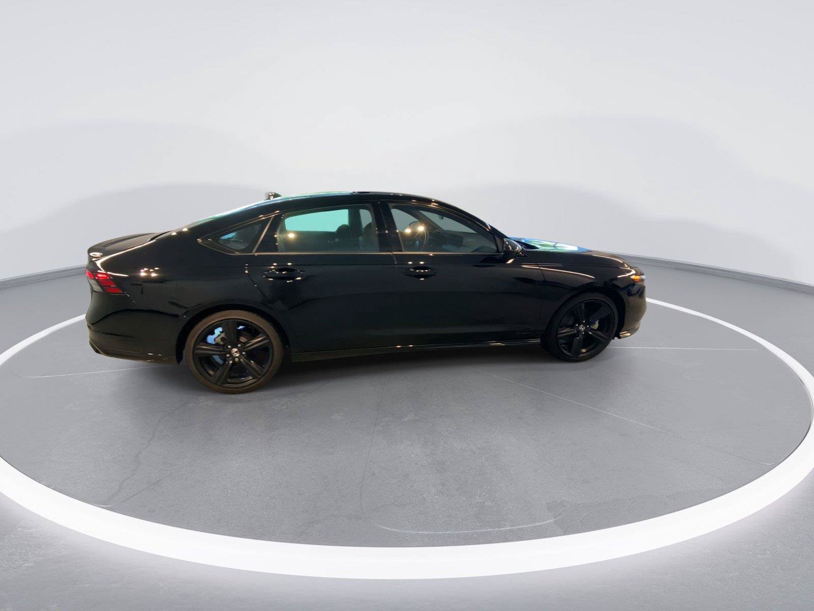Used 2023 Honda Accord Sport image 8