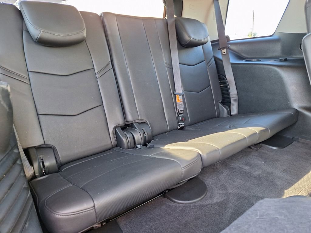 Used 2020 Cadillac Escalade Luxury image 30