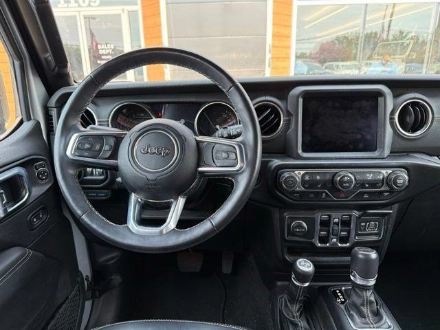 Used 2022 Jeep Wrangler Unlimited Sahara w/ Cold Weather Group AWD/4WD image 10