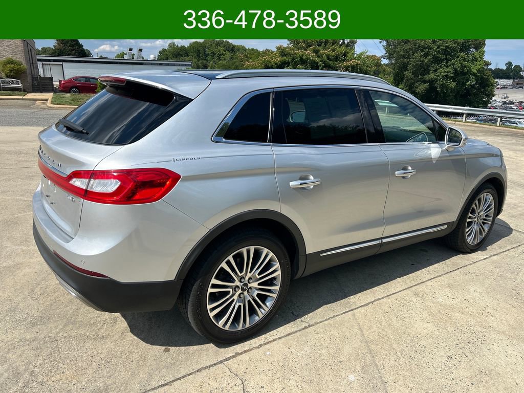 Used 2018 Lincoln MKX Reserve w/ Driver Assistance Package AWD/4WD image 4