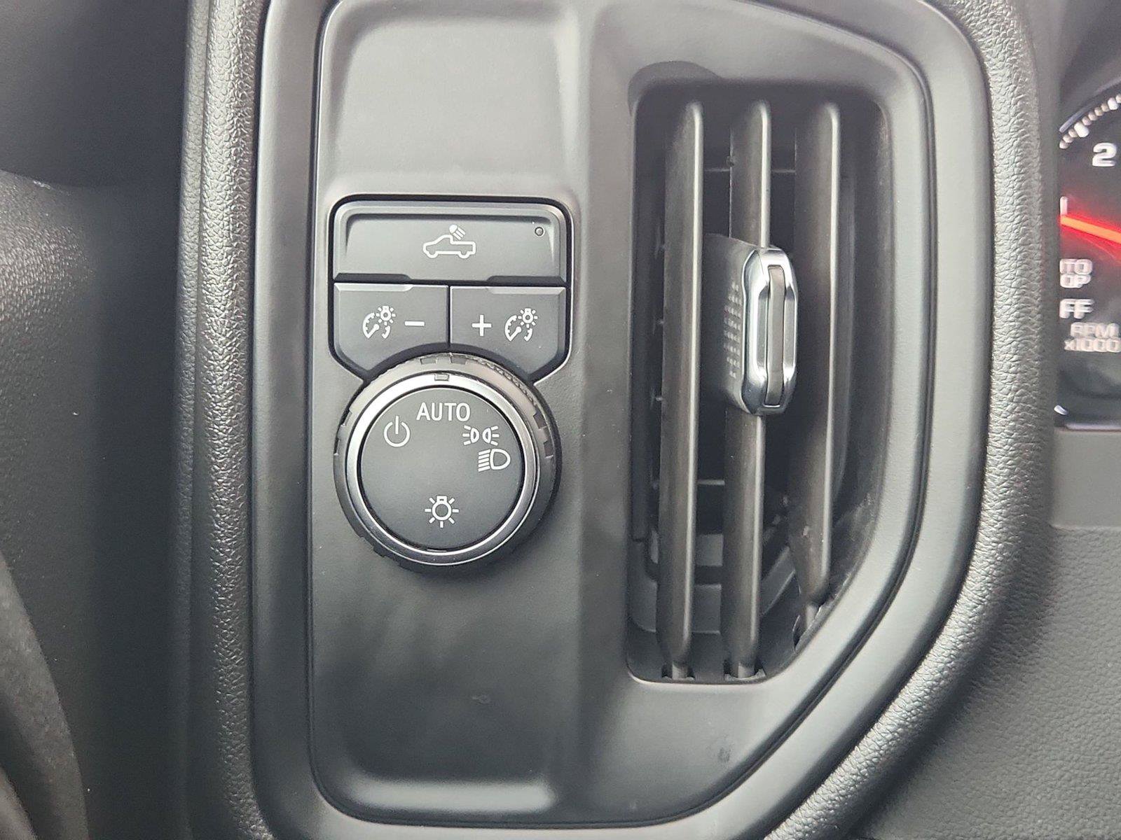 Used 2025 Chevrolet Silverado 1500 Custom RWD image 17