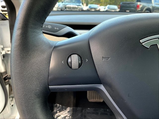 Used 2021 Tesla Model 3 Standard Range Plus RWD image 13