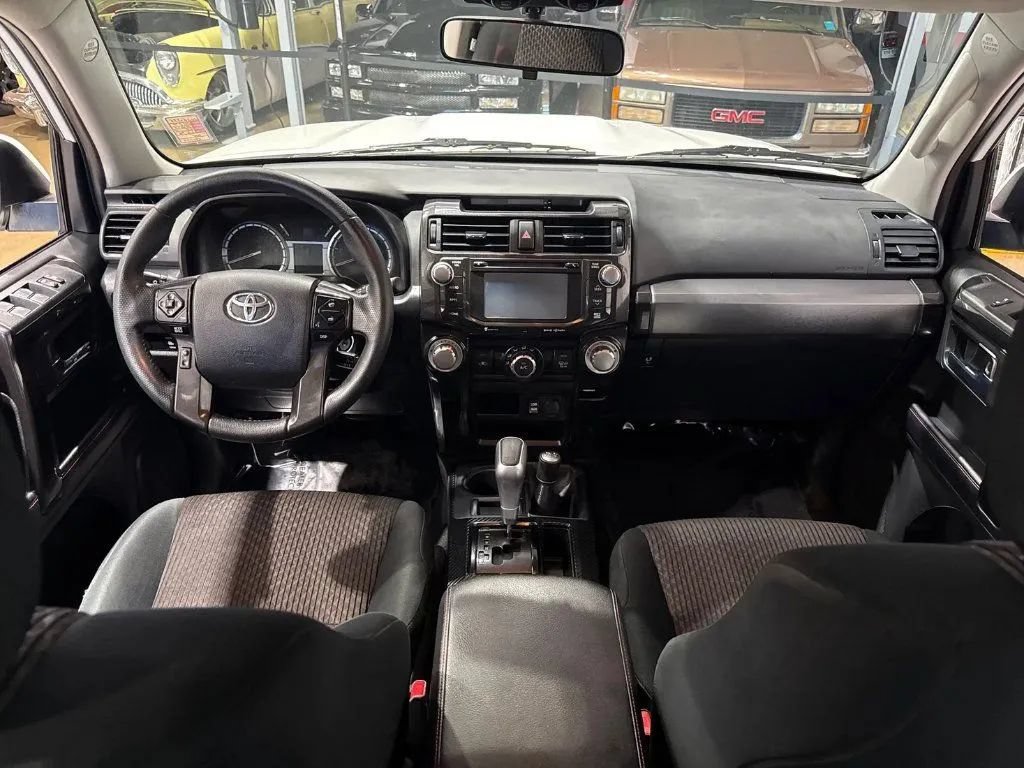 Used 2019 Toyota 4Runner TRD Off-Road AWD/4WD image 14