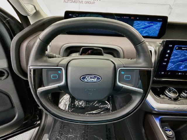 Used 2025 Ford Expedition Max Platinum w/ Platinum Ultimate Package AWD/4WD image 11