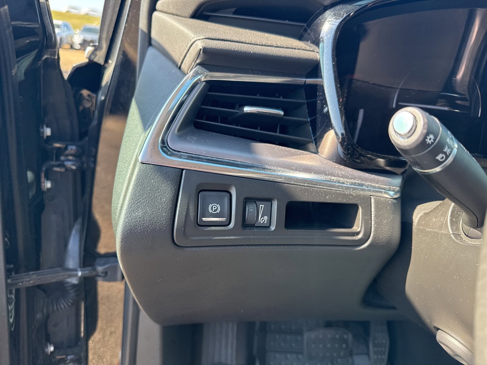 Used 2017 Cadillac XT5 Luxury image 17