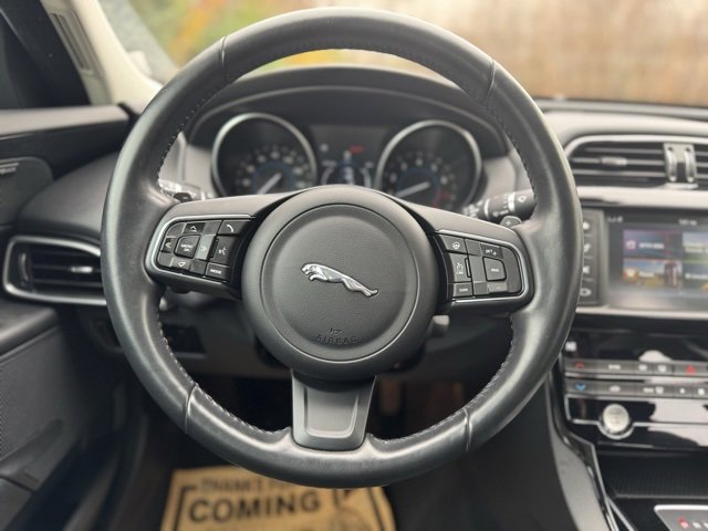 Used 2018 Jaguar XE Premium image 23