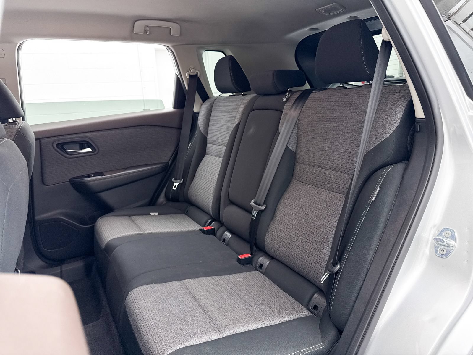 Used 2022 Nissan Rogue SV FWD image 28