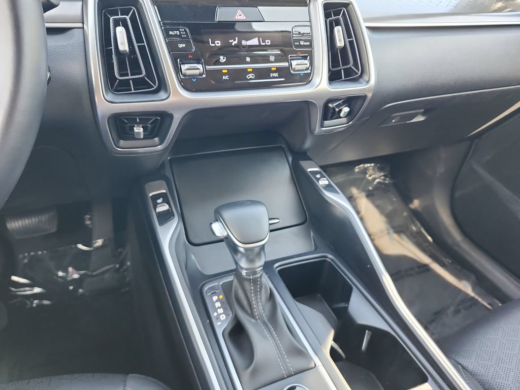 Used 2022 Kia Sorento S FWD image 29