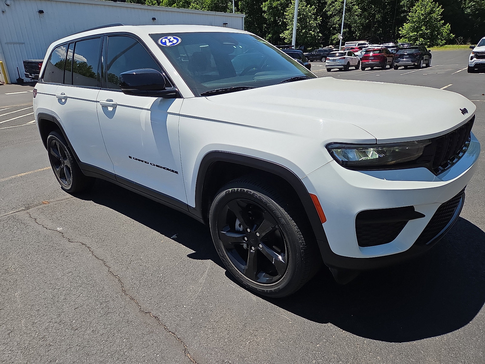 Used 2023 Jeep Grand Cherokee Altitude AWD/4WD video 1