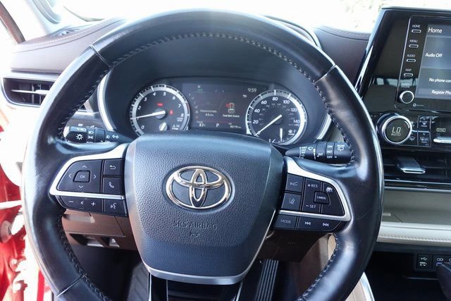 Used 2022 Toyota Highlander Limited image 14
