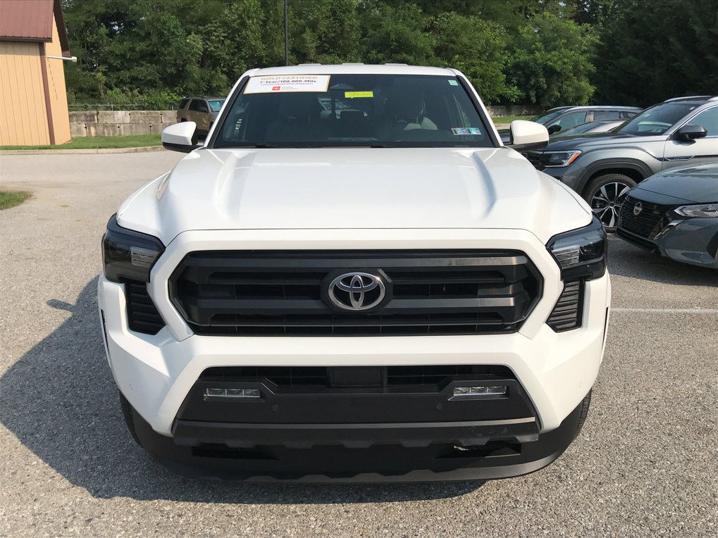 Certified 2024 Toyota Tacoma SR5 AWD/4WD image 3