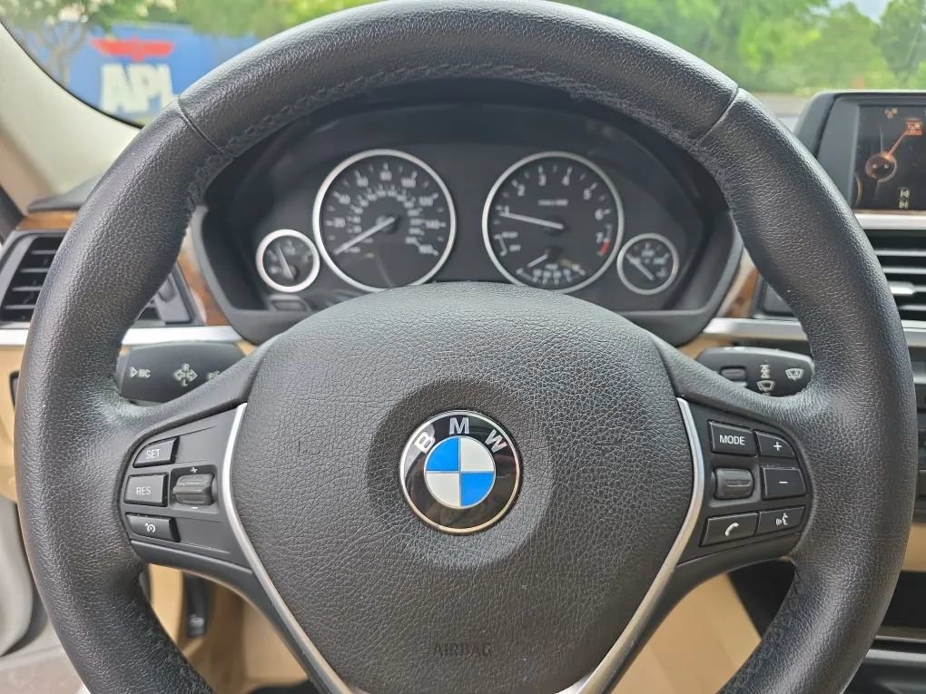 Used 2015 BMW 328i Sedan RWD image 17