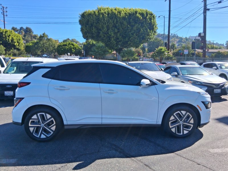 Used 2022 Hyundai Kona SEL w/ Convenience Package FWD image 7