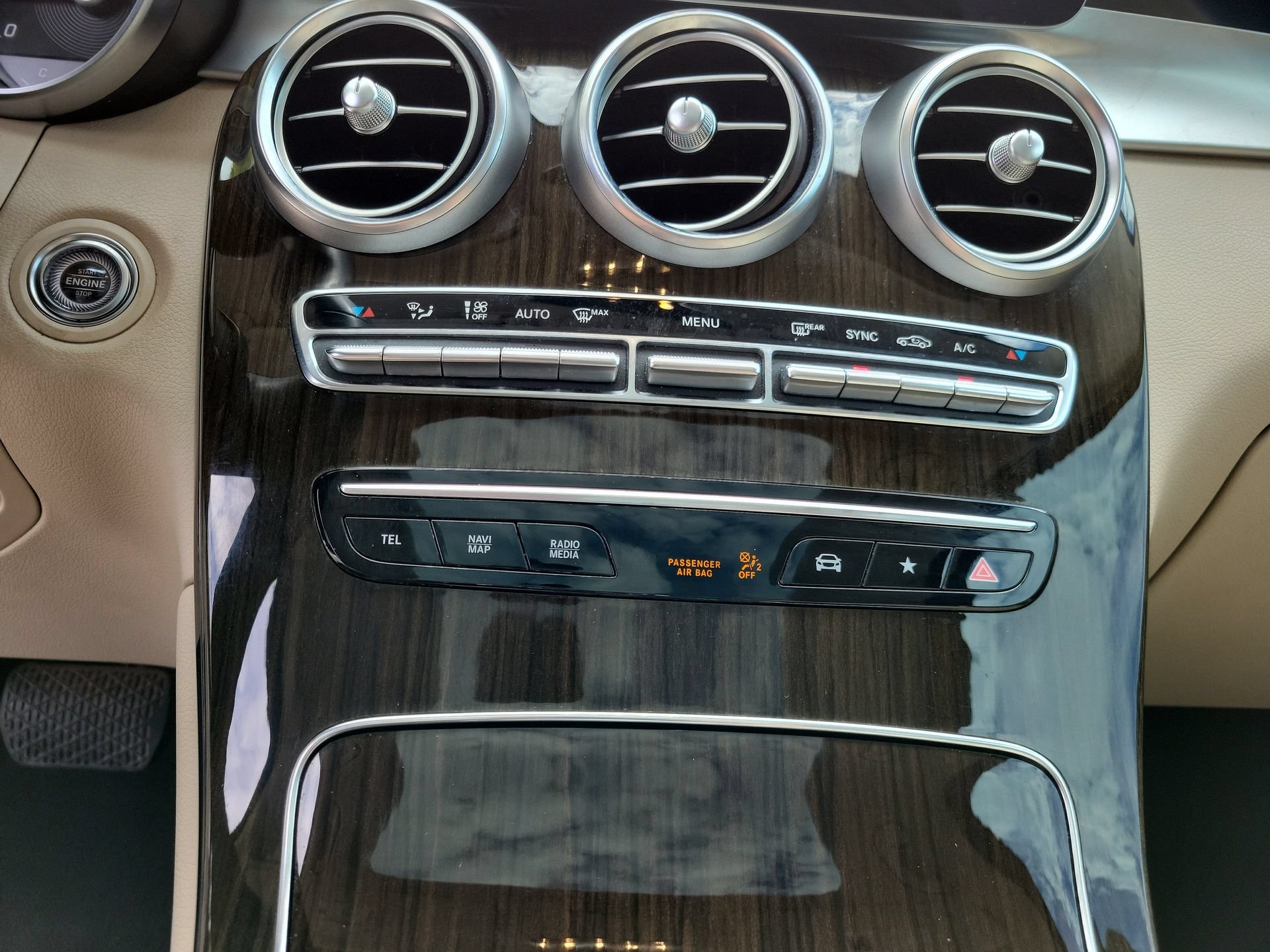 Used 2021 Mercedes-Benz GLC 300 w/ Premium Package image 38