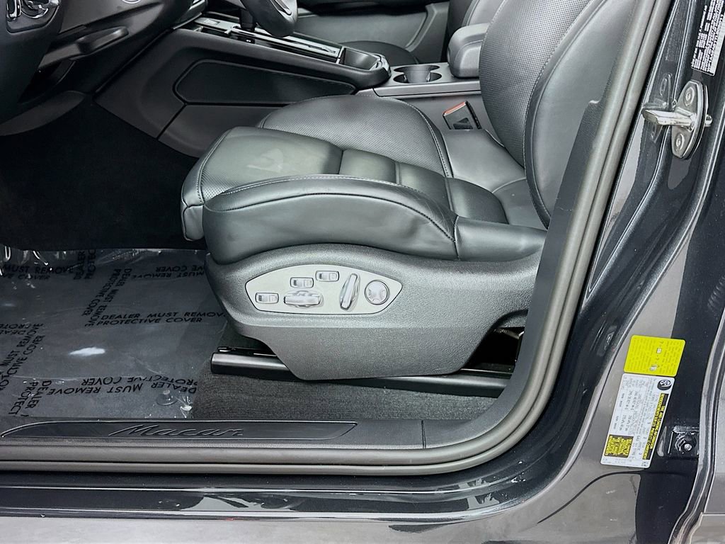 Certified 2026 Porsche Macan AWD/4WD image 22