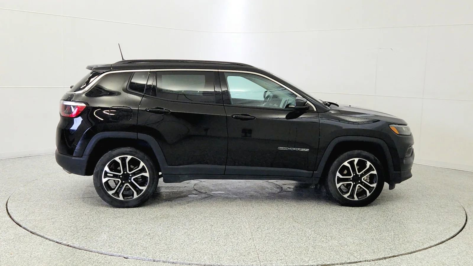 Used 2022 Jeep Compass Limited image 8