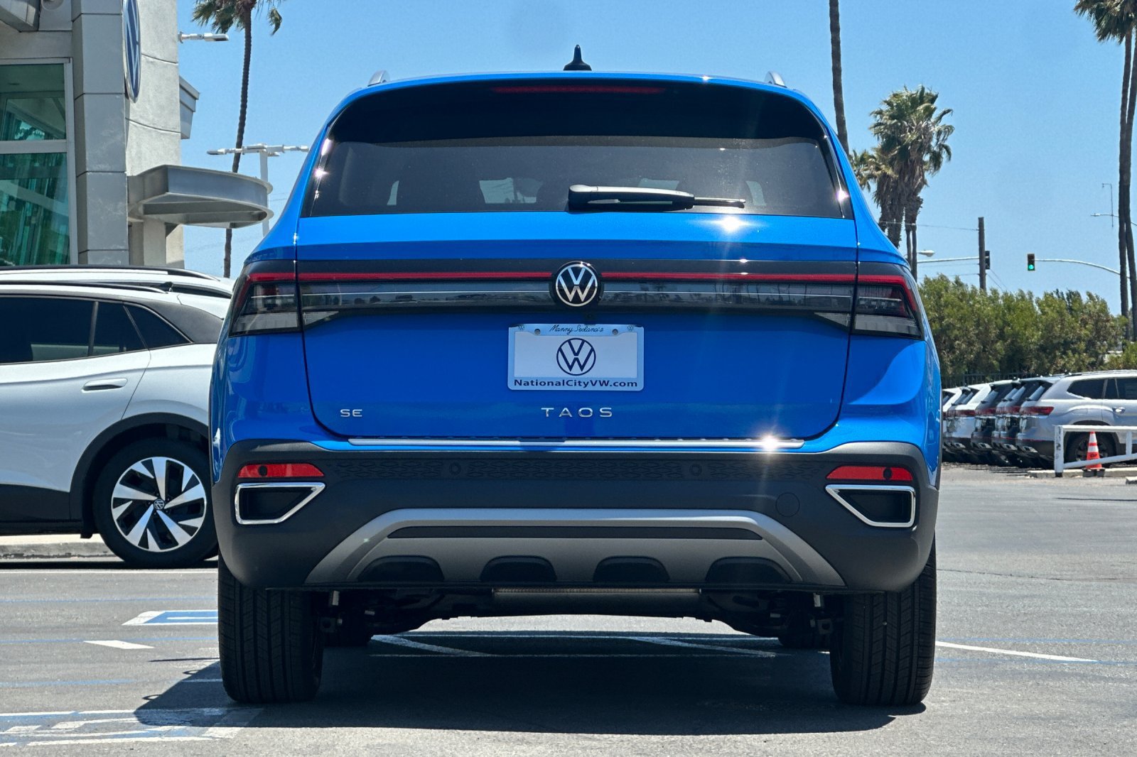 New 2026 Volkswagen Taos SE FWD image 6