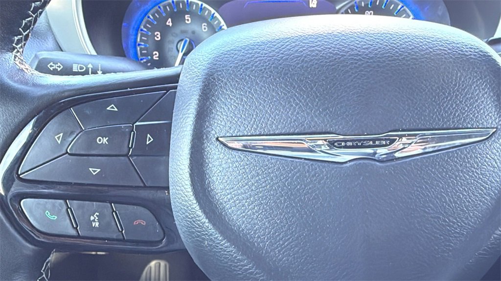 Used 2020 Chrysler Pacifica Touring-L Plus image 21