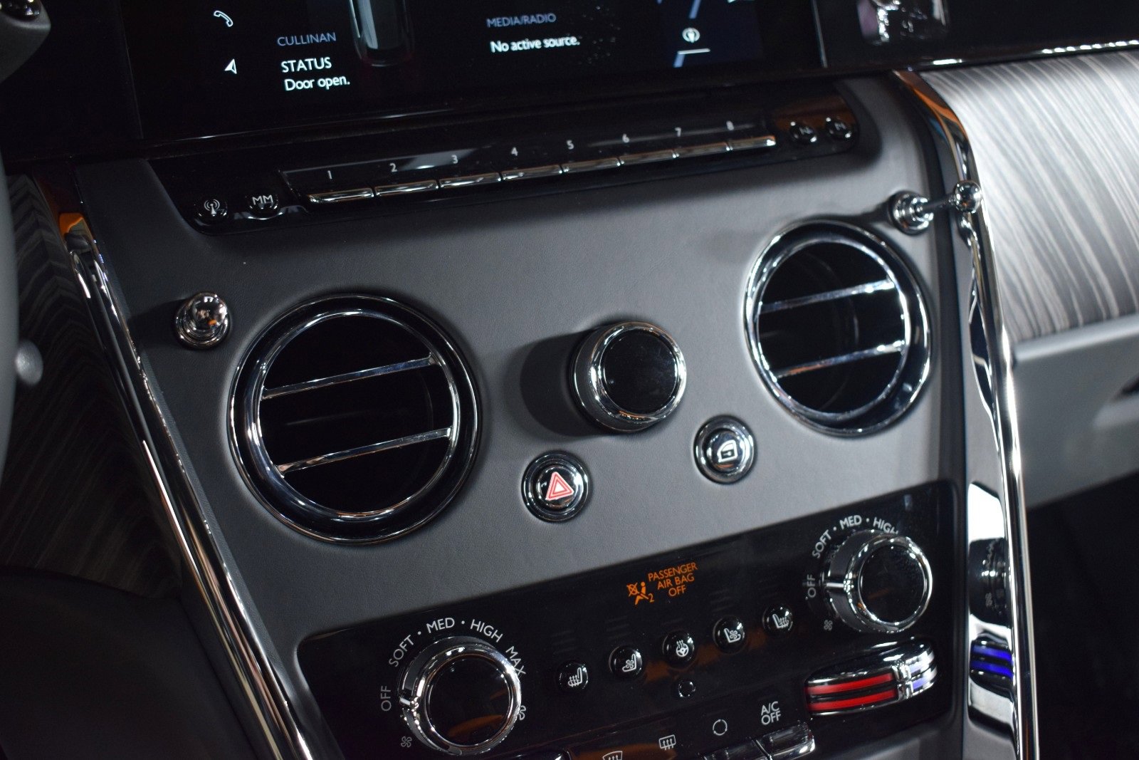 New 2026 Rolls-Royce Cullinan image 35