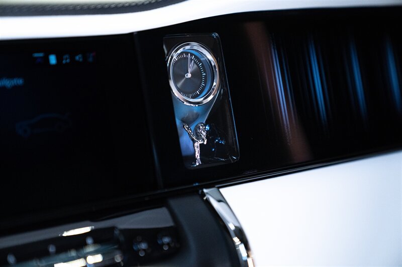 Used 2026 Rolls-Royce Cullinan AWD/4WD image 44