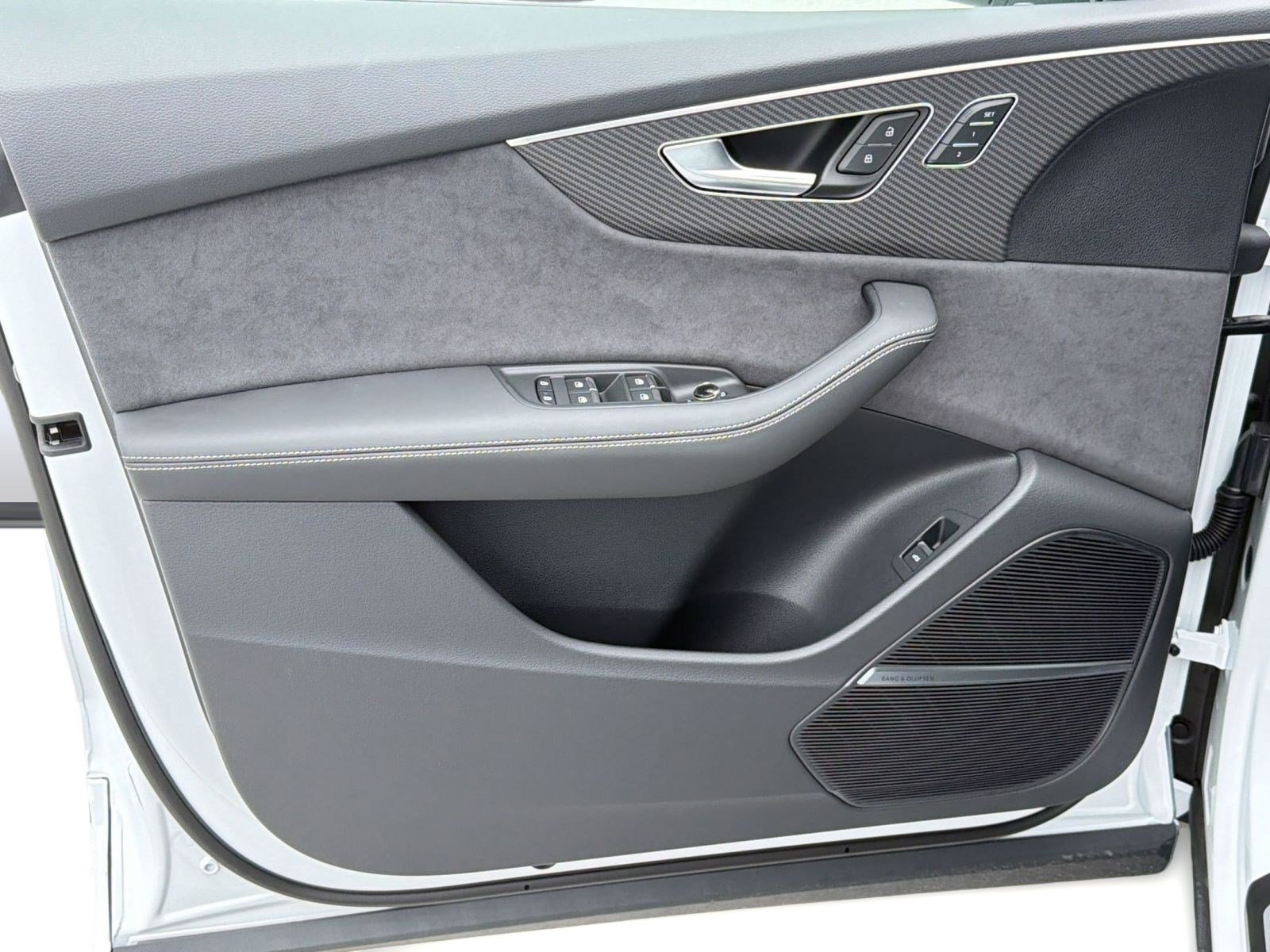 New 2026 Audi SQ8 Premium Plus AWD/4WD image 13